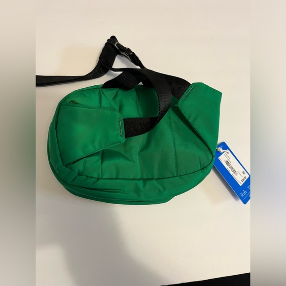 Adidas oval shaped belt bag Fannie pack - Picture 6 of 6